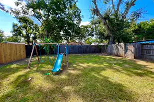 424 Evans St, Angleton, TX 77515 - Photo 19