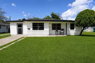404 Elaine St, La Marque, TX 77568 - Photo 1
