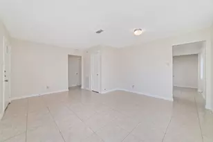 8446 Norvic St, Houston, TX 77029 - Photo 9