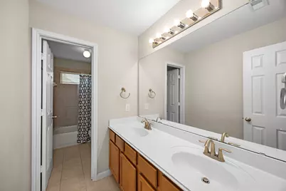 6719 Latchmore Lane, Houston, TX 77049 - Photo 33