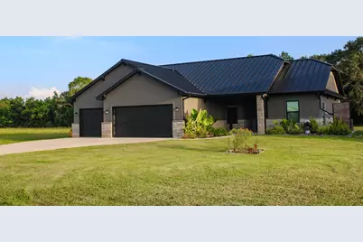 925 Chuckwagon Trail, Angleton, TX 77515 - Photo 1