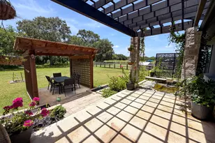925 Chuckwagon Trail, Angleton, TX 77515 - Photo 19