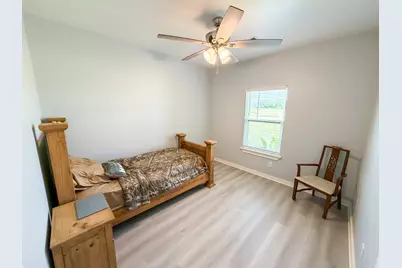 925 Chuckwagon Trail, Angleton, TX 77515 - Photo 11
