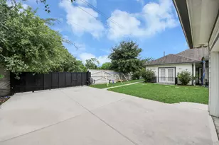 1202 Niagara St, Houston, TX 77051 - Photo 13