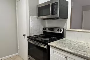 2101 6th Ave N, Texas City, TX 77590 - Photo 7