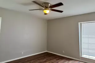 2101 6th Ave N, Texas City, TX 77590 - Photo 9