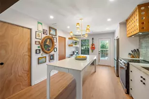 805 E 36th St, Houston, TX 77022 - Photo 9