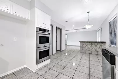 619 Rocky Mountain Drive, Houston, TX 77037 - Photo 7