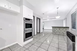 619 Rocky Mountain Dr, Houston, TX 77037 - Photo 7