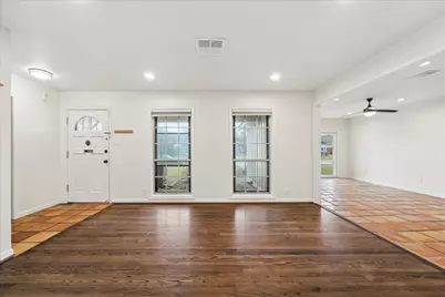 7262 Roos Road, Houston, TX 77074 - Photo 7