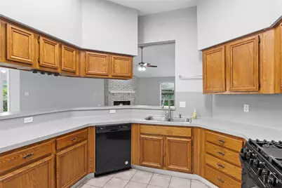 1207 Yorkshire Drive, Friendswood, TX 77546 - Photo 11