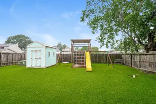 1122 Chase Park Dr, Bacliff, TX 77518 - Photo 15