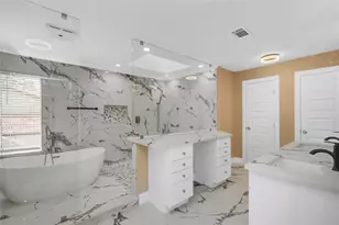 16406 Brook Forest Dr, Houston, TX 77059 - Photo 39