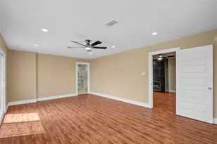 16406 Brook Forest Dr, Houston, TX 77059 - Photo 37