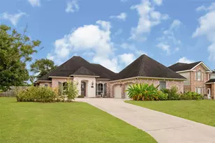 104 Mockingbird Ln, Bridge City, TX 77611 - Photo 3