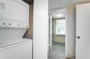 9809 Richmond Ave, Houston, TX 77042 - Photo 27