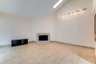 9809 Richmond Ave, Houston, TX 77042 - Photo 13