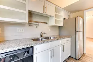 9809 Richmond Ave, Houston, TX 77042 - Photo 11