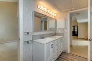 9809 Richmond Ave, Houston, TX 77042 - Photo 29