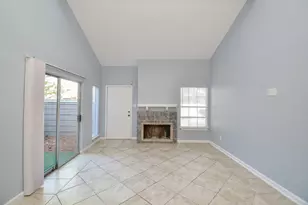 12114 Bob White Dr, Houston, TX 77035 - Photo 3