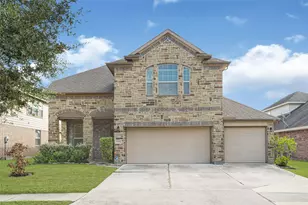 6806 Hunters Trace Ln, Baytown, TX 77521 - Photo 1