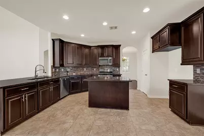 6806 Hunters Trace Lane, Baytown, TX 77521 - Photo 9