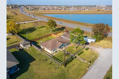 1350 Strawberry Street, League City, TX 77573 - Photo 27