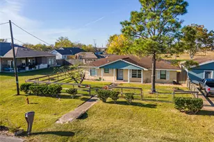 1350 Strawberry St, League City, TX 77573 - Photo 29