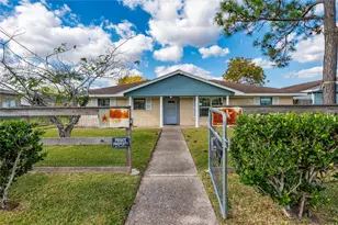 1350 Strawberry St, League City, TX 77573 - Photo 1