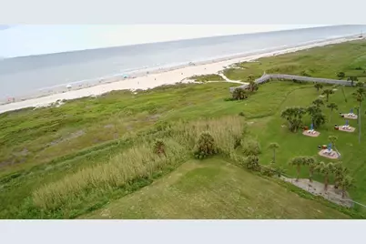 810 Ramsar Road, Galveston, TX 77550 - Photo 11