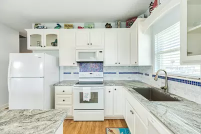 516 Treaty Drive, Surfside Beach, TX 77541 - Photo 11
