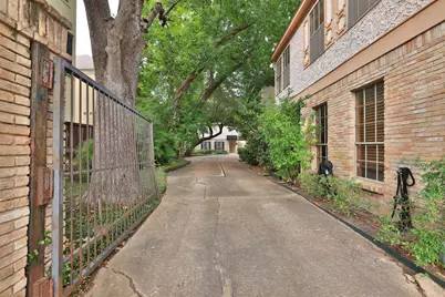 2209 Nantucket Drive #C, Houston, TX 77057 - Photo 5
