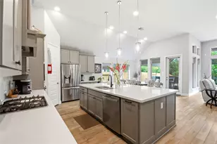 407 Callery Pear Ct, Conroe, TX 77304 - Photo 11