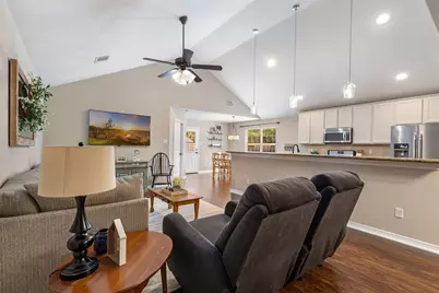 735 Broad Ripple Drive, Houston, TX 77336 - Photo 9