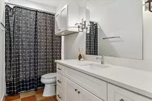 810 E 39th St, Houston, TX 77022 - Photo 13