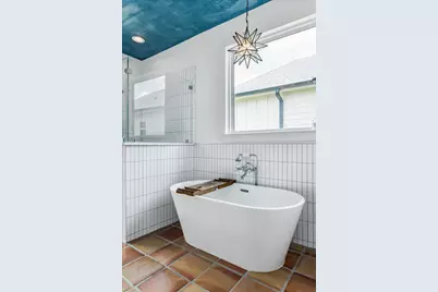 810 E 39th Street, Houston, TX 77022 - Photo 9