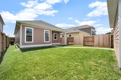 2517 S Houston Avenue, Pearland, TX 77581 - Photo 13