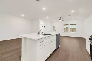 9114 Sunset Marina Wy, Iowa Colony, TX 77583 - Photo 13