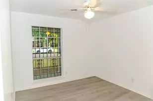 8526 Dashwood Dr, Houston, TX 77036 - Photo 15