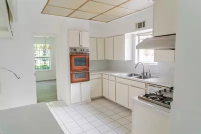8526 Dashwood Drive, Houston, TX 77036 - Photo 5