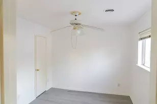 8526 Dashwood Dr, Houston, TX 77036 - Photo 15