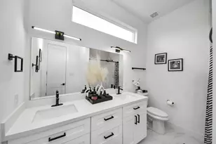 830 E 40th St, Houston, TX 77022 - Photo 29