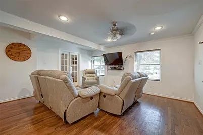 4 Carlota Court, Houston, TX 77074 - Photo 7