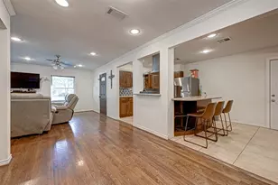 4 Carlota Ct, Houston, TX 77074 - Photo 9