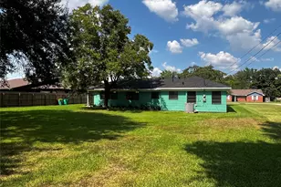 416 Azalea Dr, Baytown, TX 77520 - Photo 19