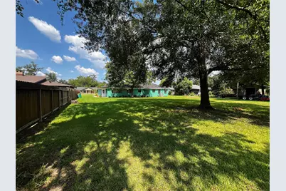 416 Azalea Drive, Baytown, TX 77520 - Photo 23