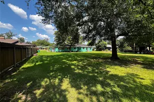 416 Azalea Dr, Baytown, TX 77520 - Photo 23