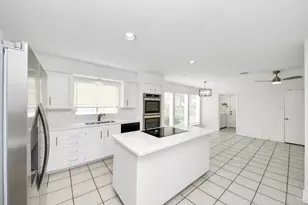 11415 Ella Lee Ln, Houston, TX 77077 - Photo 9
