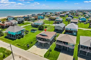 853 Wommack, Crystal Beach, TX 77650 - Photo 3