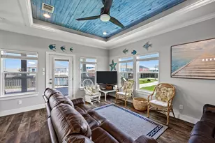 853 Wommack, Crystal Beach, TX 77650 - Photo 11